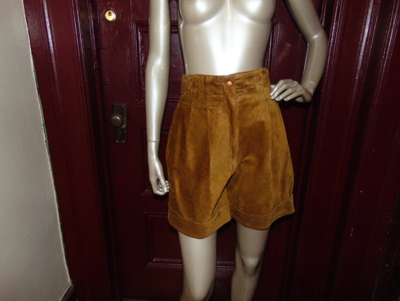 VAKKO SUEDE SHORTS