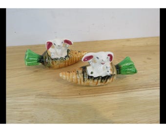 Salero y pimentero con forma de conejito/zanahoria, estilo vintage antropomórfico