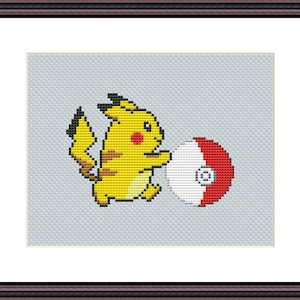 Może przedstawiać: Żółty Pokemon Pikachu z czerwonymi policzkami trzymający czerwoną i białą Pokéball.