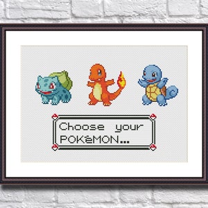 Może przedstawiać: Wzór na haft krzyżykowy przedstawiający trzy startowe Pokemony z pierwszej generacji: Bulbasaur, Charmander i Squirtle. Wzór zawiera tekst "Wybierz swojego Pokemona..."