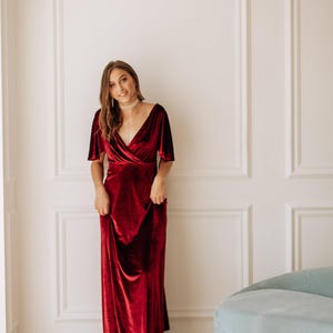 BURGUNDY Velvet Bridesmaid Dress Maroon Mother of the Bride Velvet Prom Dress Ruffle Sleeves Evening Dress