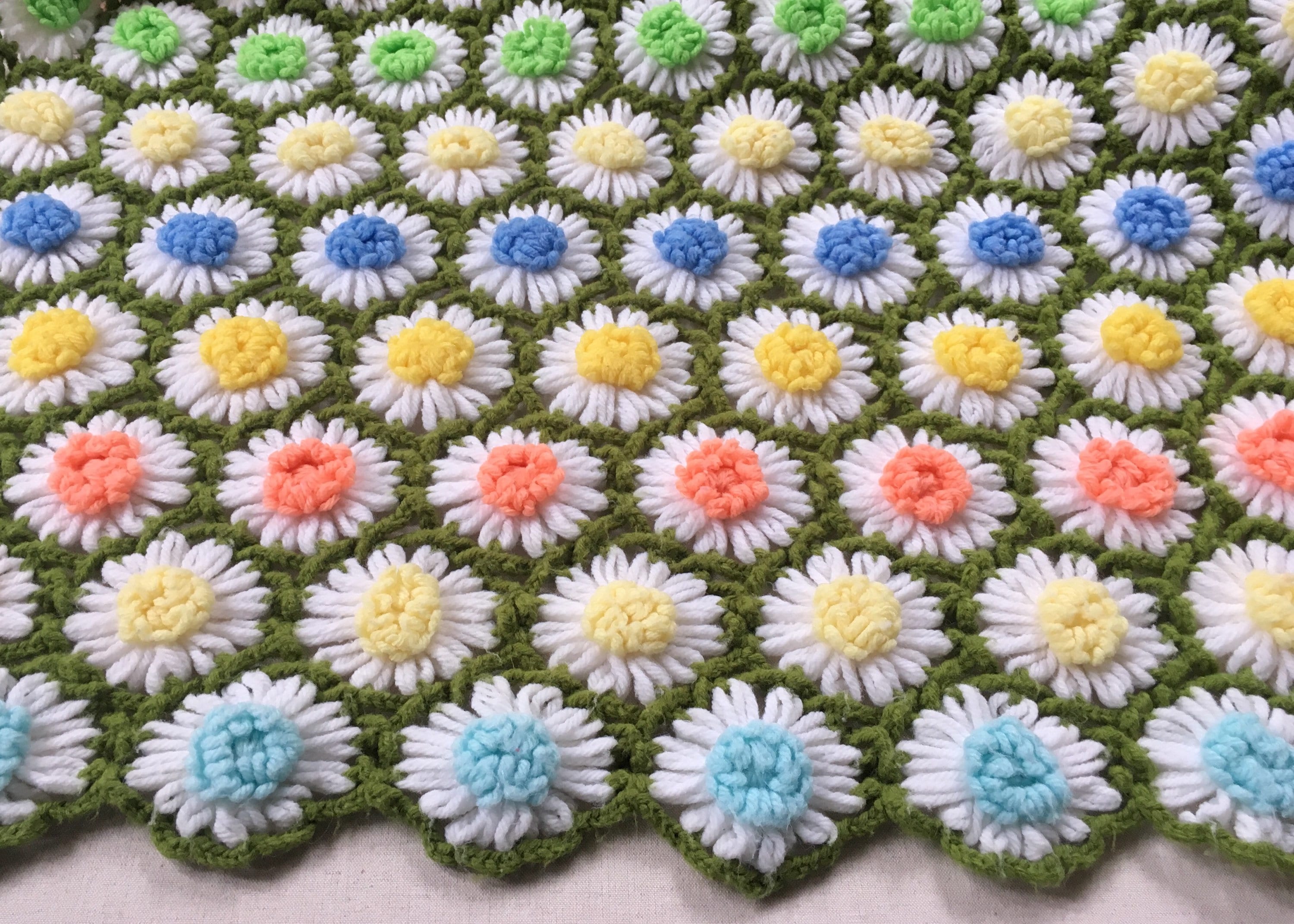 Daisy Crochet Blanket Throw Afghan Vintage Handmade Hand Knit White