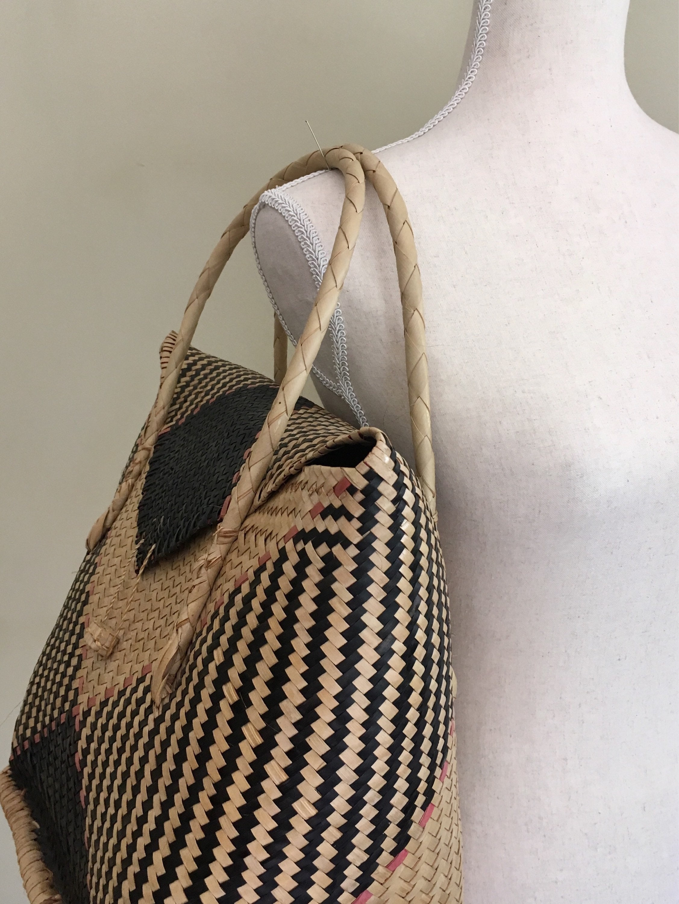 Woven Straw Tote Bag Large Size Vintage Natural White Beige Brown