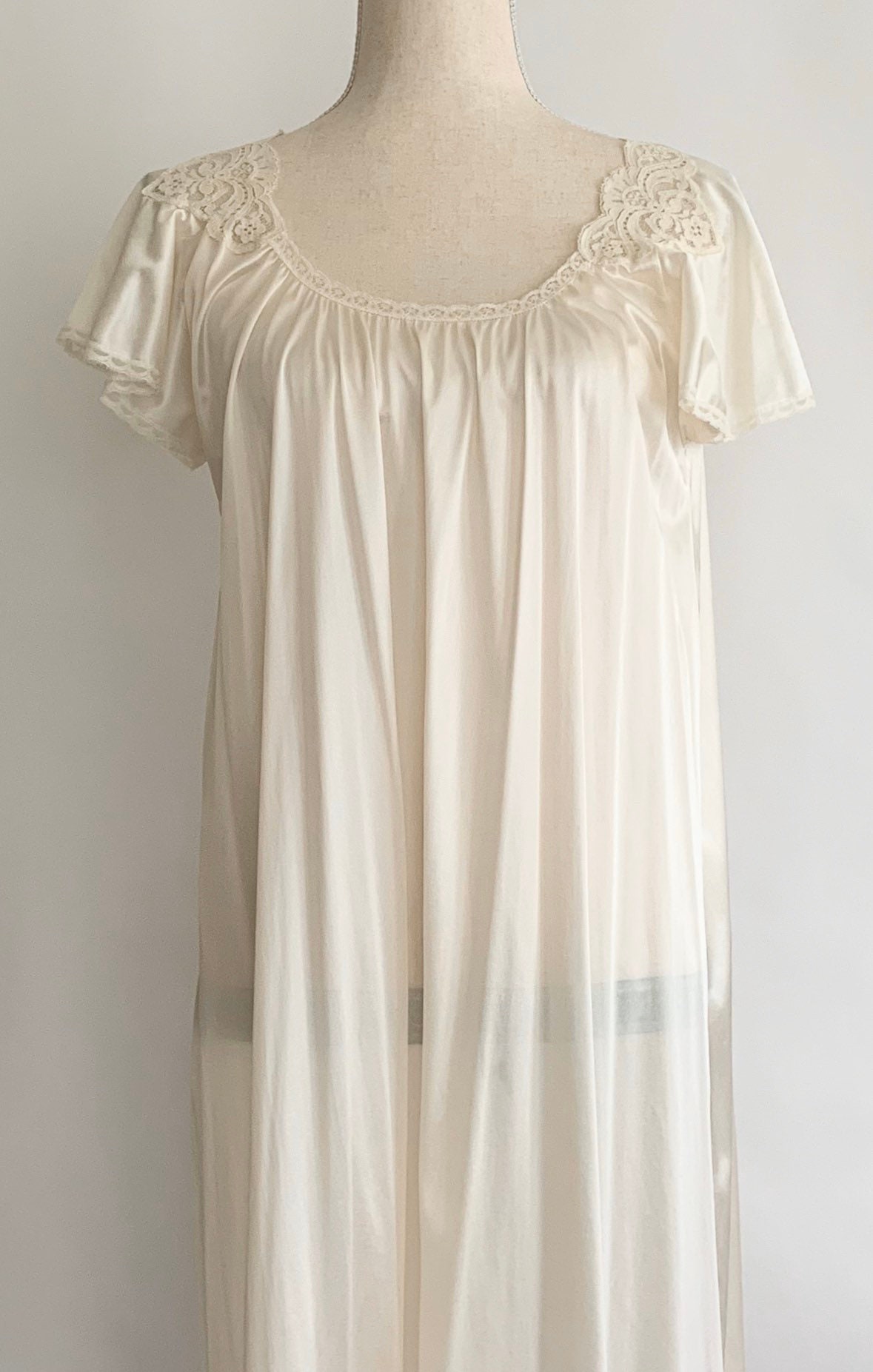 Ivory White Lace Nightgown Nightie Romantic Vintage 50s Miss Elaine ...