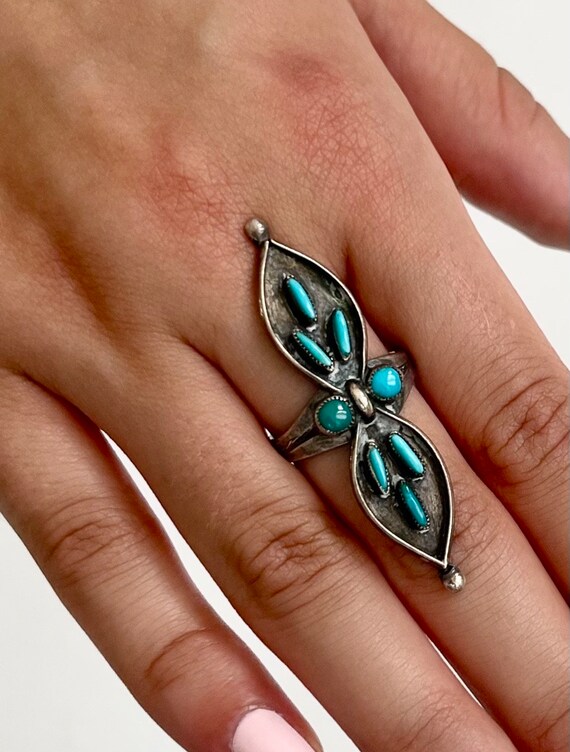 Detailed Vintage Native American Zuni Turquoise Sterling Silver Ring Old Detailed Vintage Native American Zuni Turquoise Sterling Silver Ring Old