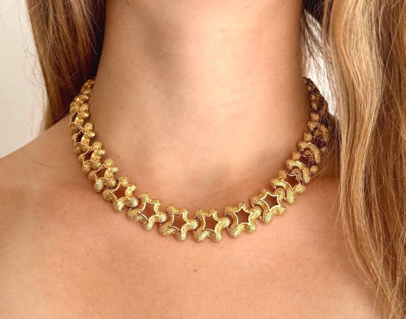 Rare Monet Golden Nugget Choker Necklace Textured Gold Star Links Chain Necklace Choker Chunky Heavy Gold Tone Designer Costume Jewelry