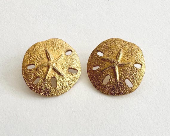 Gold Sand Dollar Earrings Vintage 80s Textured Gold Tone Stud Earrings Vintage Beach Summer Shell Studs