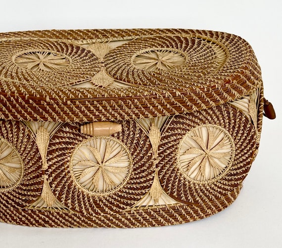 Pine Needle Basket Bag Tenerife Lace Box Purse American Folk Art Vintage Handwoven Lidded Box Bag Boho Folk Arts & Crafts