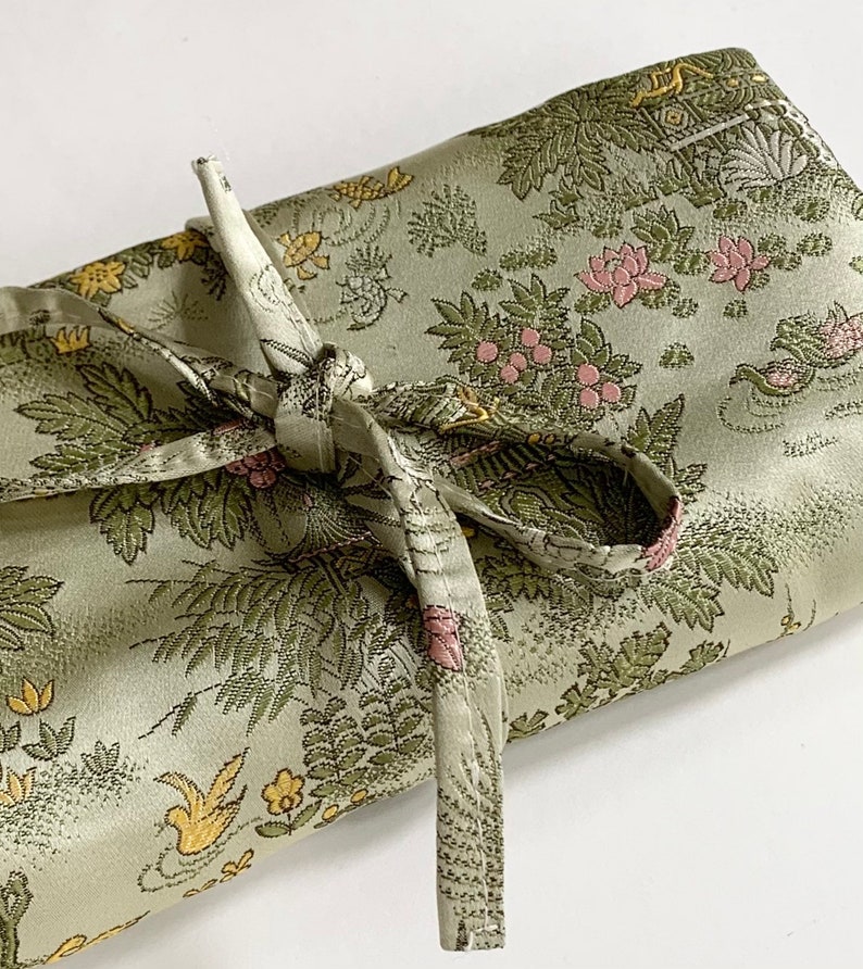 Handmade Silk Jewelry Roll Pouch Bag for Travel Pale Green Chinese Floral Fauna Motif Vintage Taching Hand Made in China