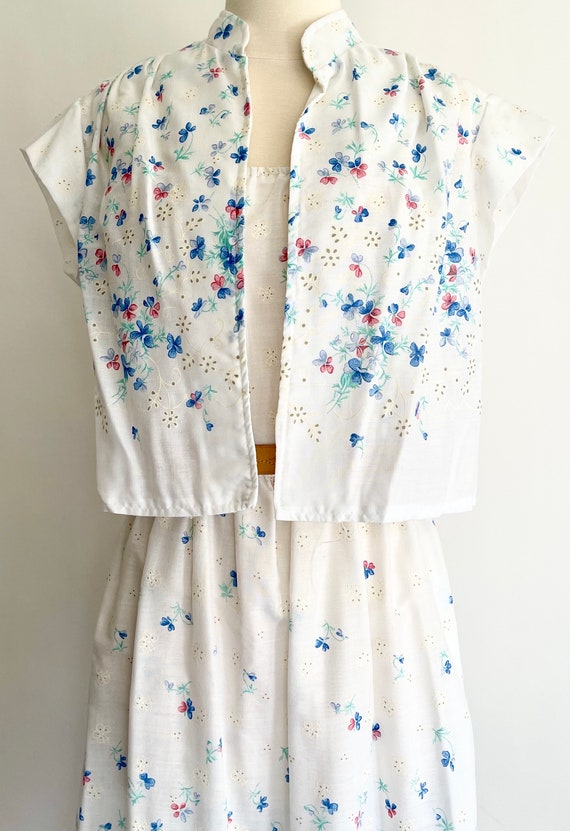 70s Floral Sleeveless Dress with Matching Bolero Jacket Vintage White Cotton Blend Summer Dress Elastic Waist Size XS
