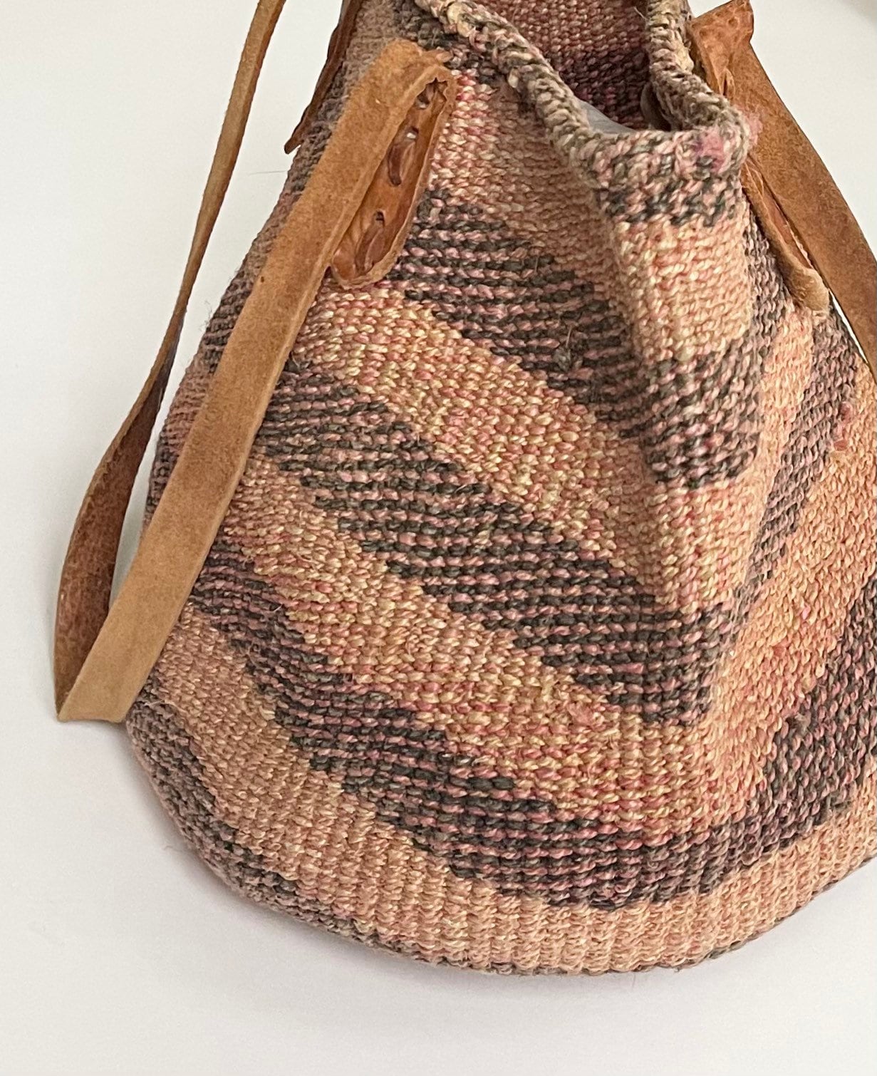 80s Sisal Market Bag Vintage Straw Purse Beach Bag Worn Leather Straps ...