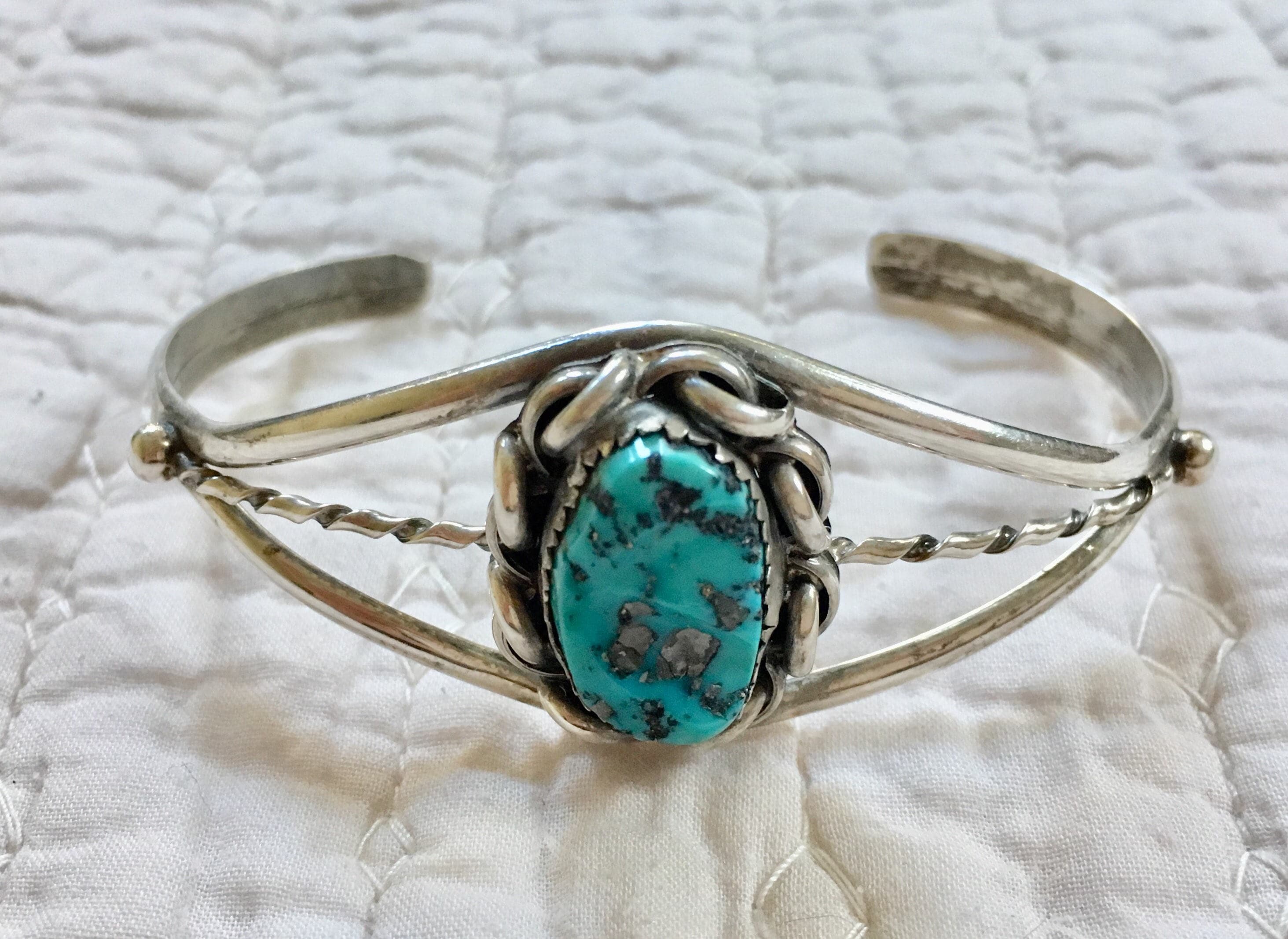 Vintage Navajo Bracelet Cuff Sterling Silver And Turquoise Bracelet