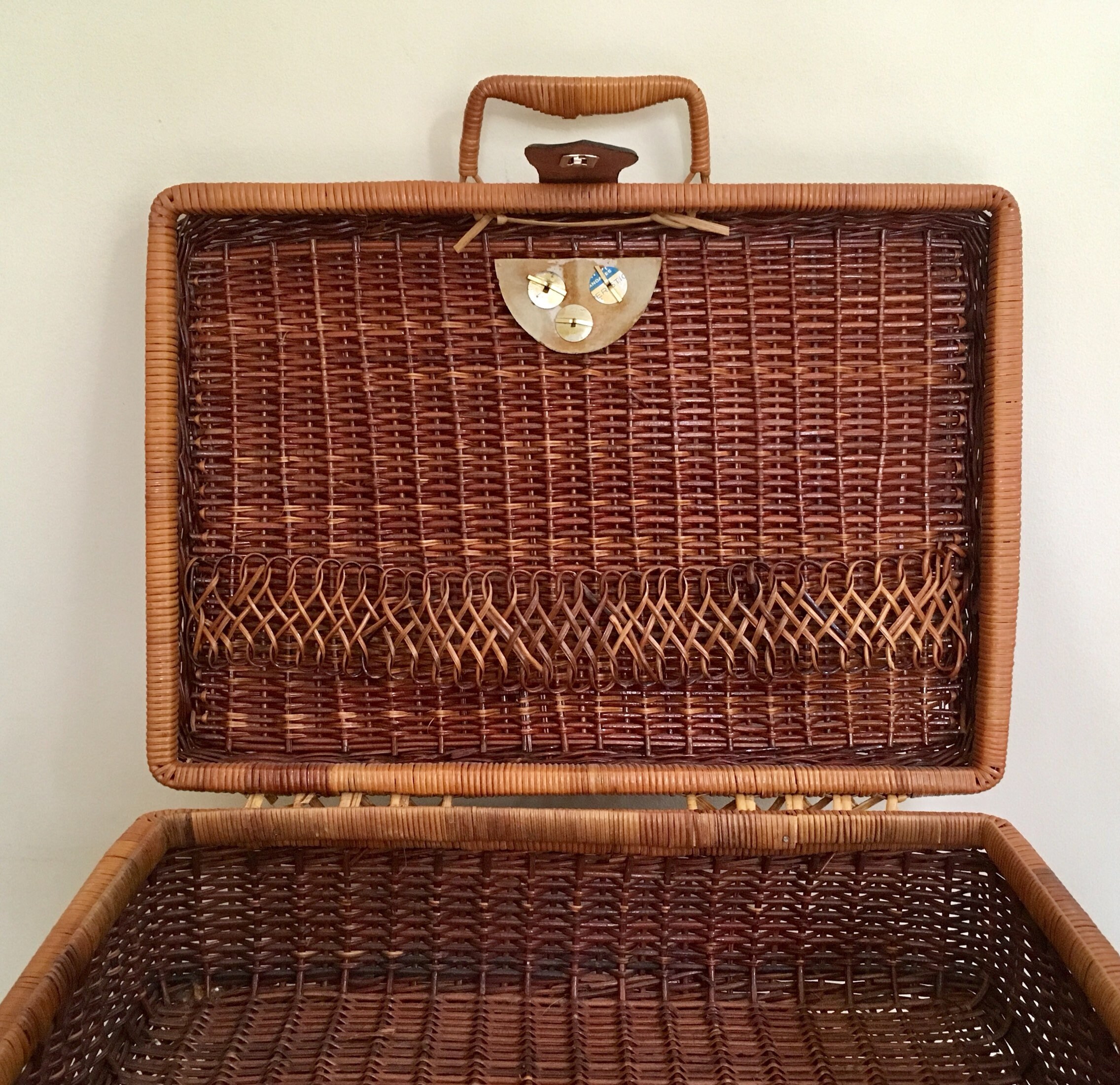Wicker Picnic Basket Suitcase Vintage 70s Leather Closure Brass Tone
