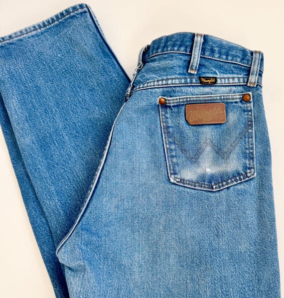 Vintage Wrangler Denim Jeans 34 x 32 Measured Pants Faded Medium Vintage Wash All Cotton 80s Mens Western Cowboy