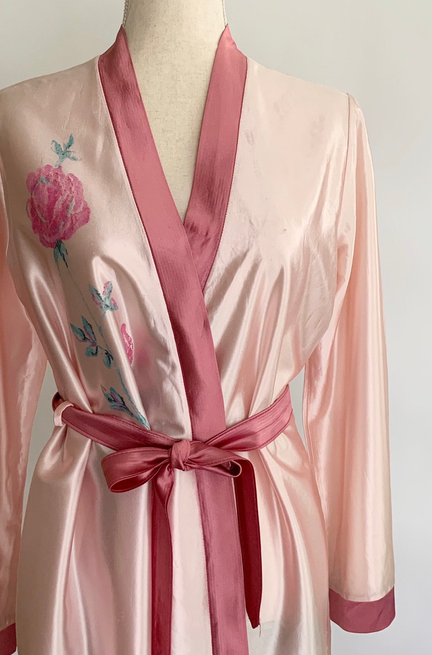 Short Pink Satin Robe Faded Rose Floral Print Graphic Vintage 70s ...