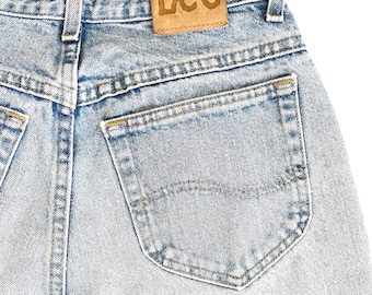 Vintage LEE Jeans 80s 90s High Waist Light Wash Denim Measured 28" x 31"