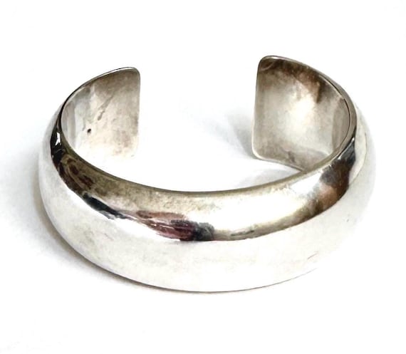 Willie Saiz Sterling Silver Cuff Bracelet Vintage Signed Native American Navajo Simple Minimalist Sculptural Modernist Style