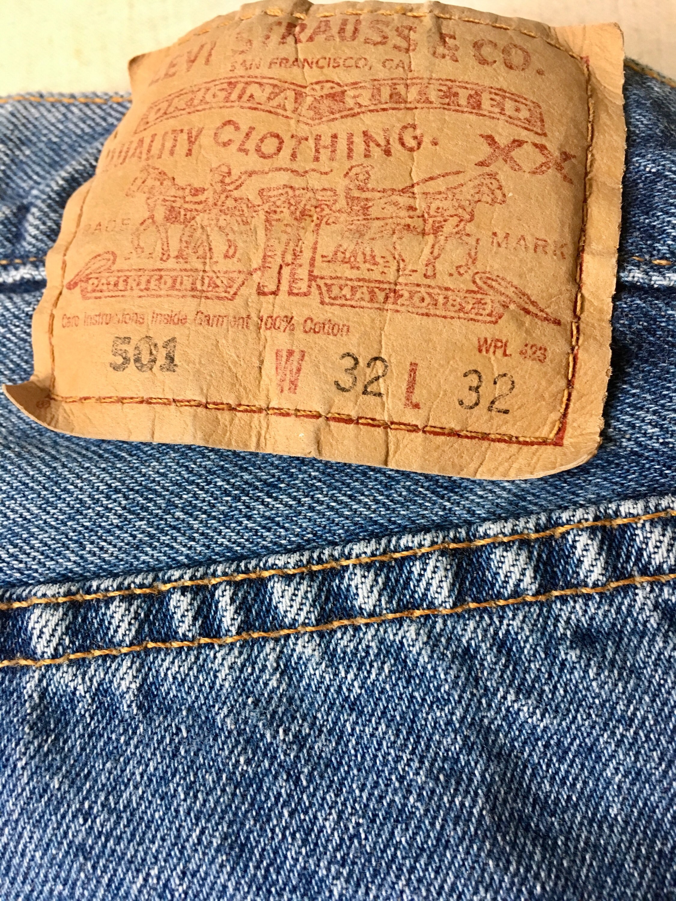 levis 501 red tab