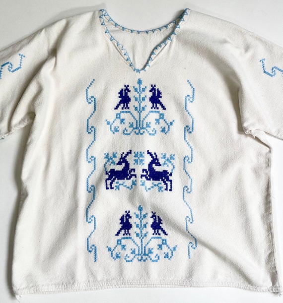 60s Embroidered White Cotton Top Vintage Blue Floral Animal 