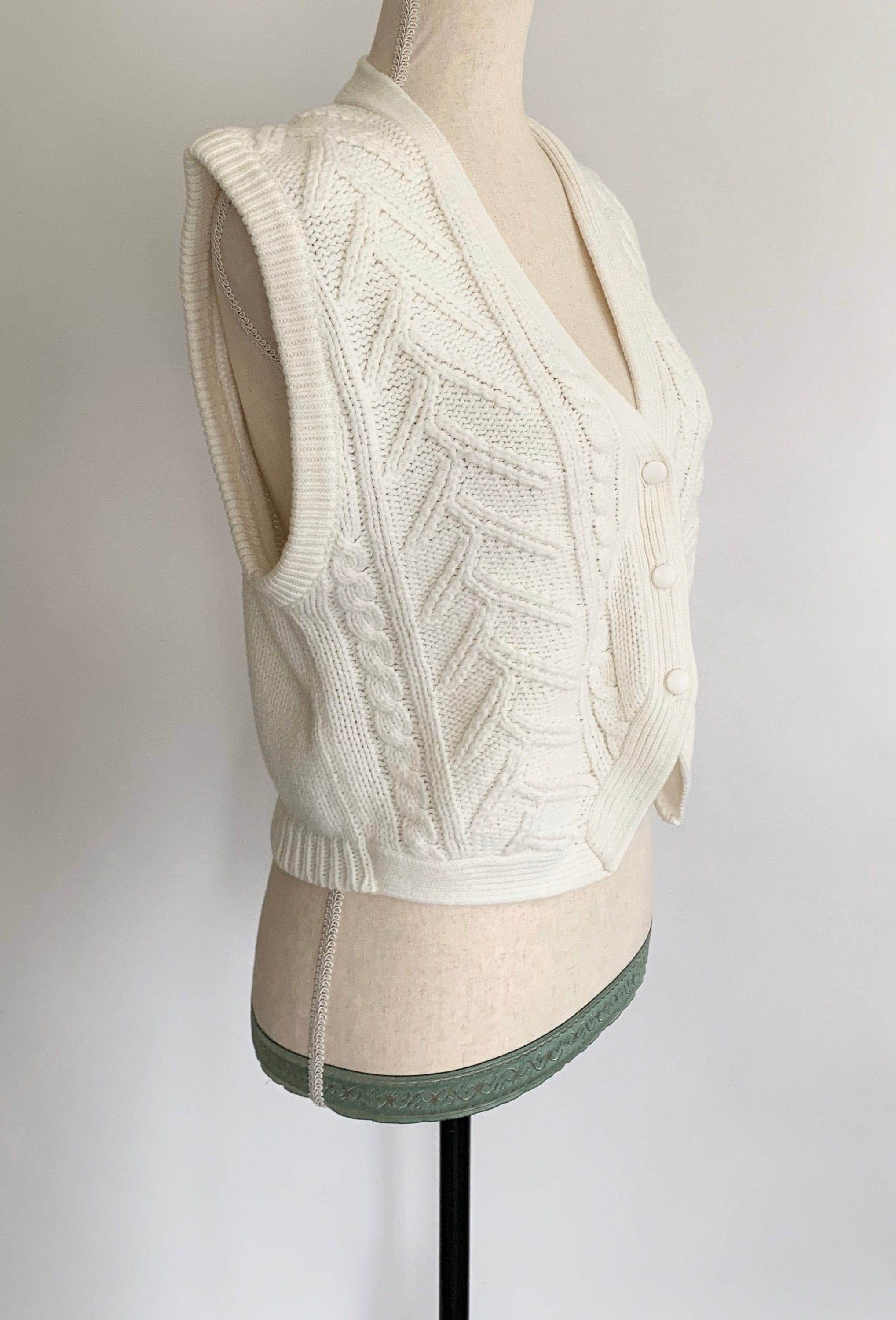 80s White Sweater Vest Vintage Spice of Life Cable Knit Cropped Short