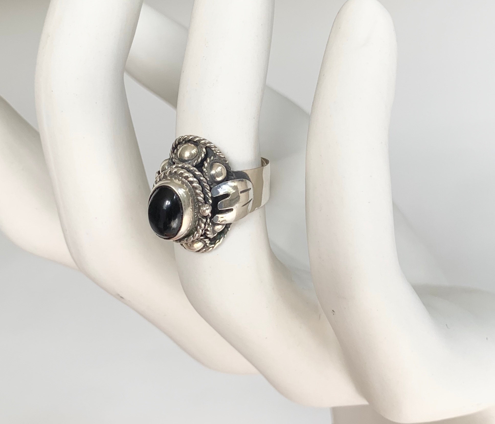 Onyx 2024 poison ring