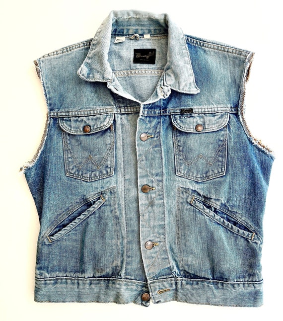 70s Wrangler Denim Vest Made in USA Vintage Wrangler Jeans Western Cowboy Logo Embossed Buttons Faded Light Medium Wash