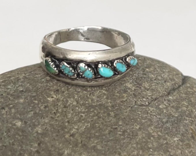 Zuni Turquoise Ring Band Vintage Native American Handcrafted Sterling Silver Needlepoint Set Turquoise Stones Size 6.5