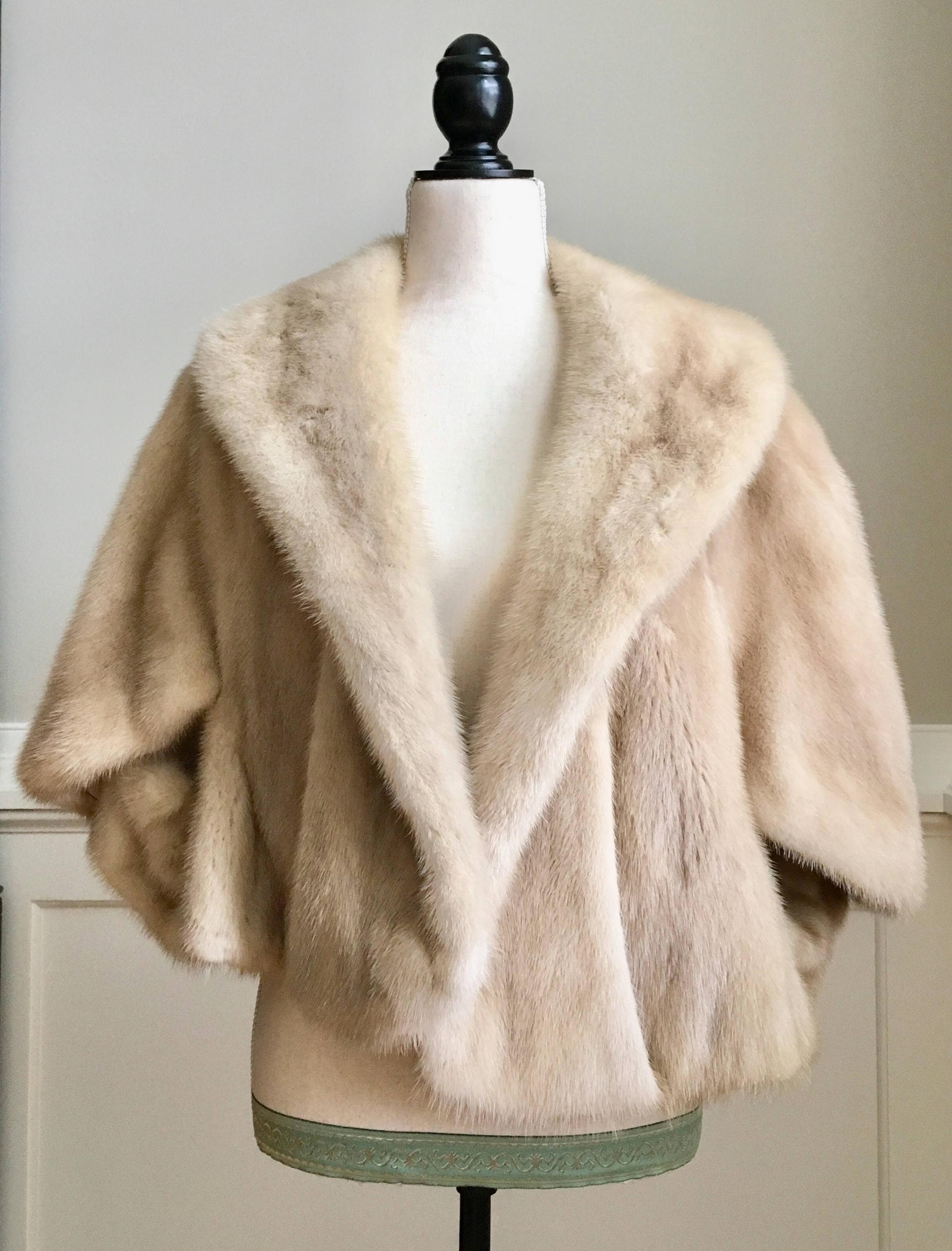 White Blonde Mink Fur Capelet Stole Jacket Bolero Vintage 50s Style
