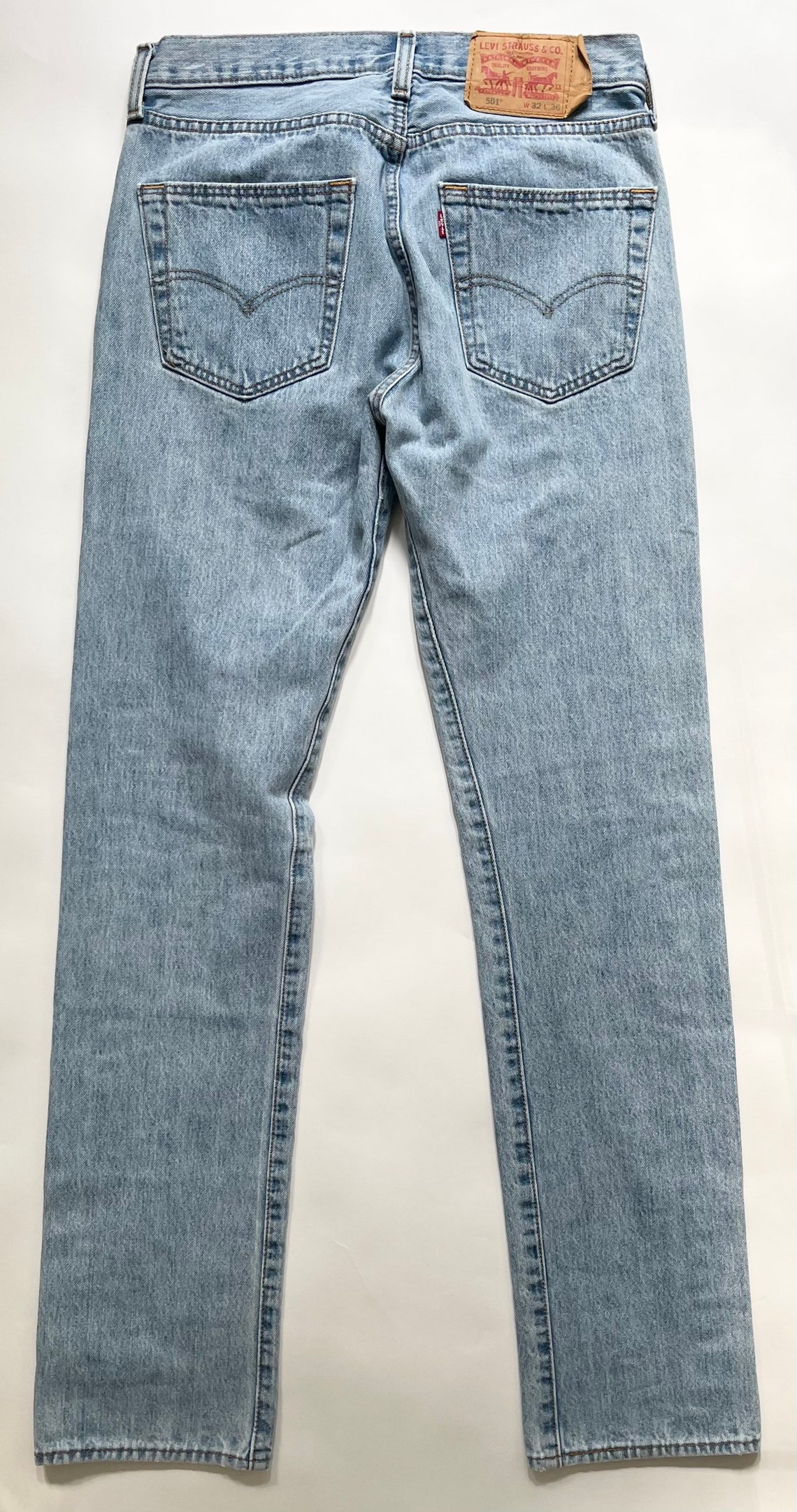 levi's 90's 501 jeans in mid wash blue