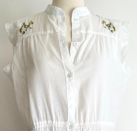 White Floral Embroidered Dress Vintage 70s Workers Union Made in USA Lightweight Semi Sheer White Spring Summer Dress Pastel Embroidery