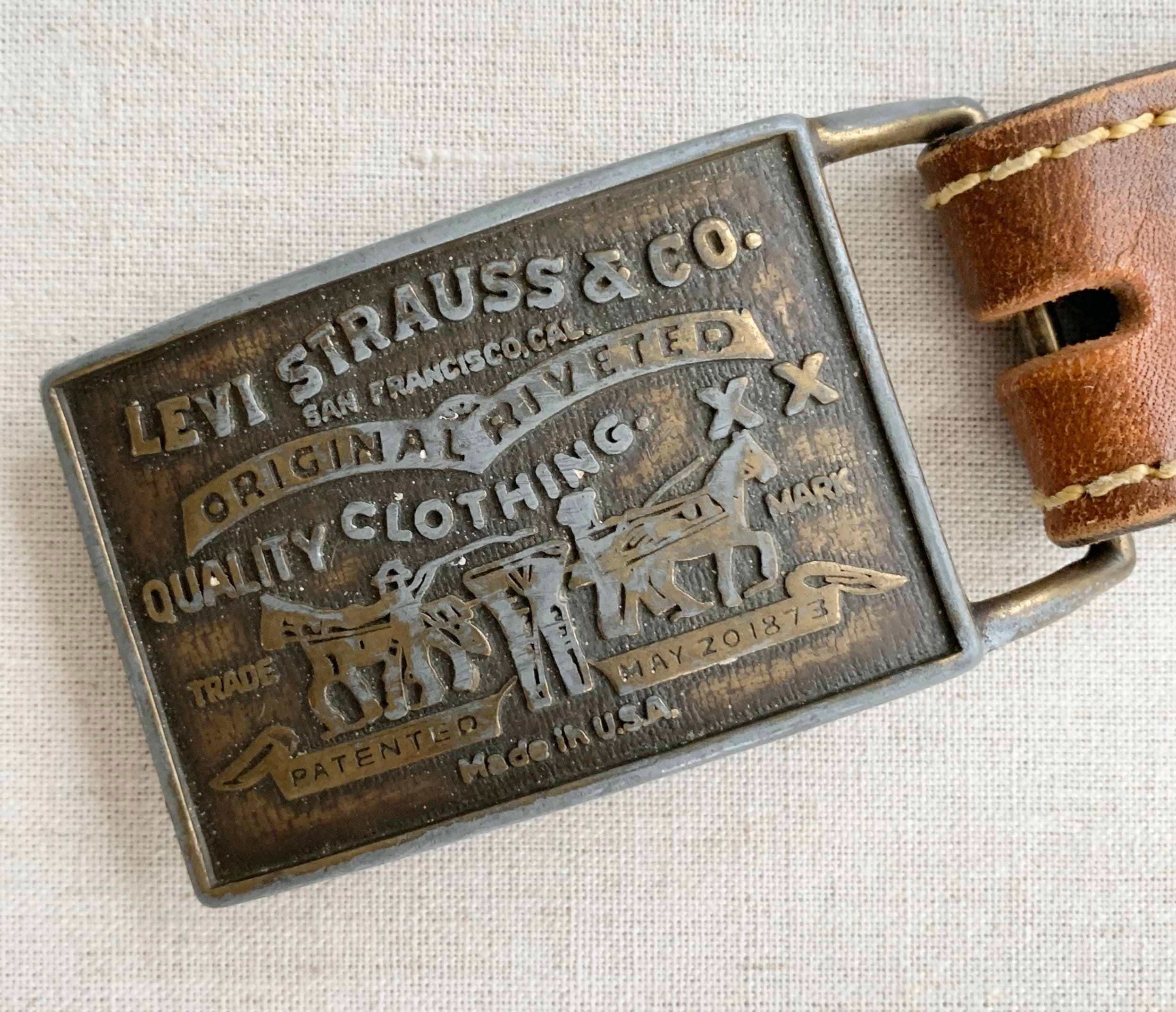 levis belt buckle