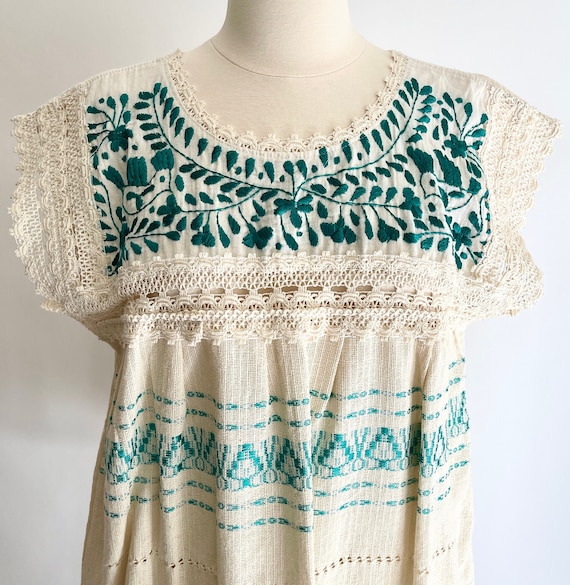 Heavily Embroidered Floral Top Vintage 60s 70s Made in Mexico Natural White Cotton Turquoise Embroidery Folk Boho Hippie Summer