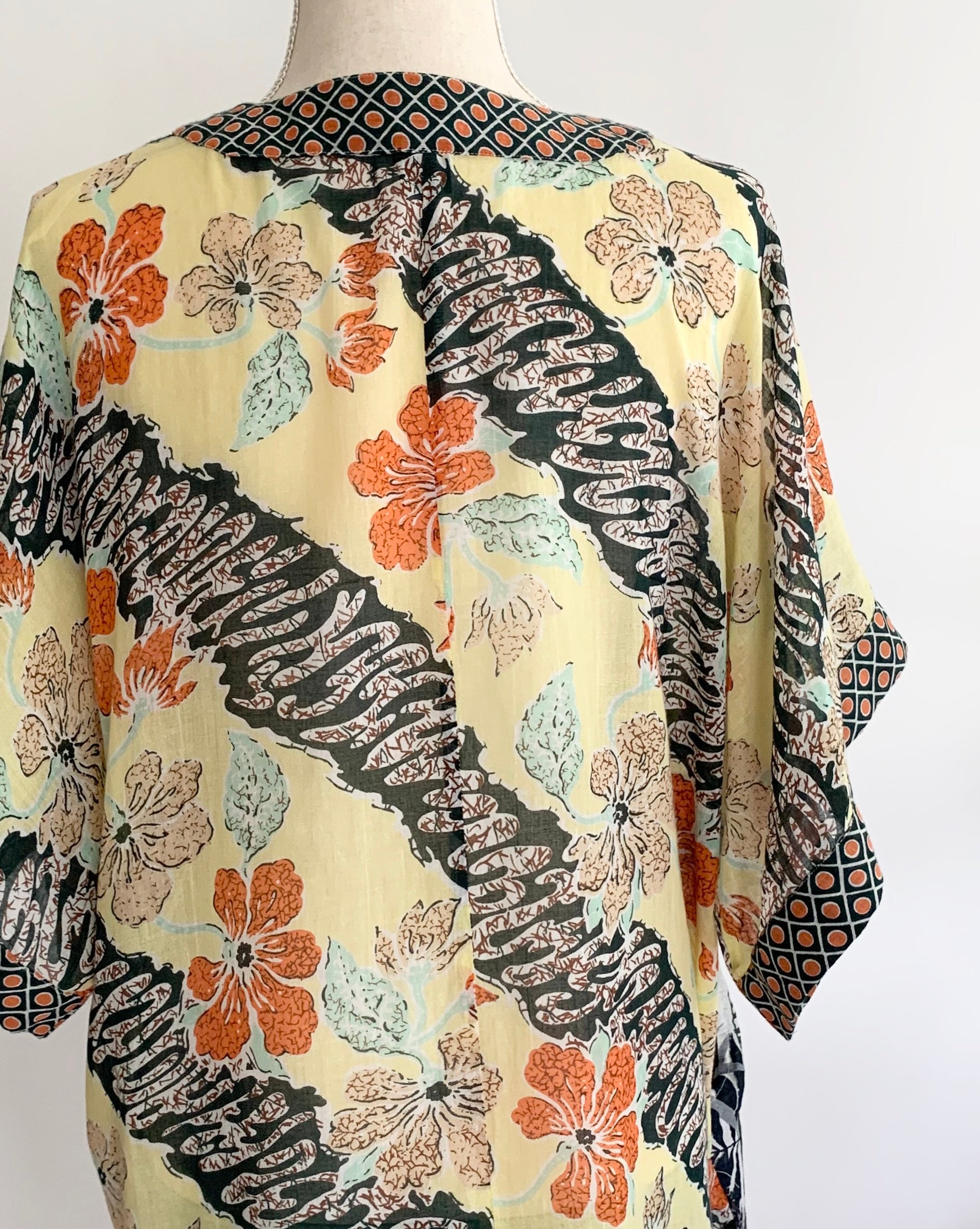 Lightweight Cotton Kimono Cover Up Made in India Boho Floral Hibiscus Print Front Pockets XS S M
