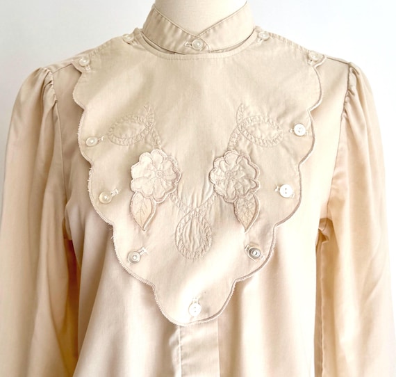 70s Western Calvary Shirt H Bar C California Ranchwear Ivory White Riding Shirt Buttoned Embroidered Floral Appliqué Bib Womens S