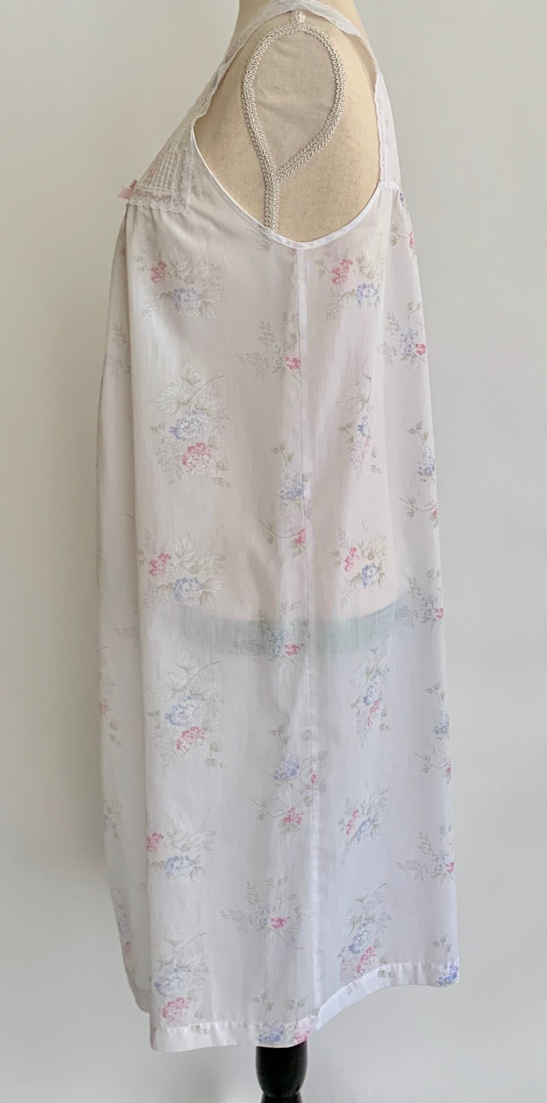 RESERVED Barbizon White Floral Nightie Nightgown 60s Pastel Flower Lace ...