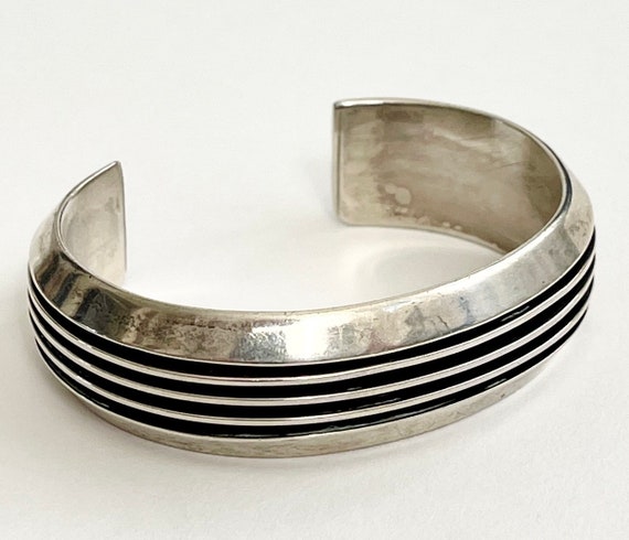 Tom Yazzie Navajo Cuff Bracelet Hefty Sterling Silver Railroad Ribbed Style Sign Native American Jewelry