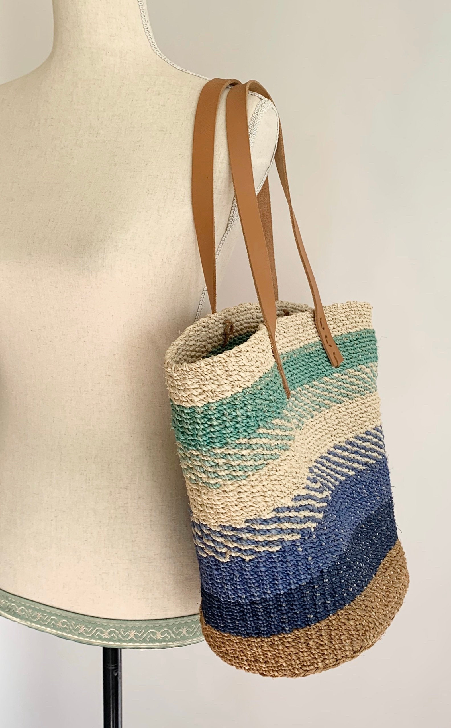 Vintage Sisal Straw Bag Purse Leather Straps Beige Brown Turquoise Blue ...