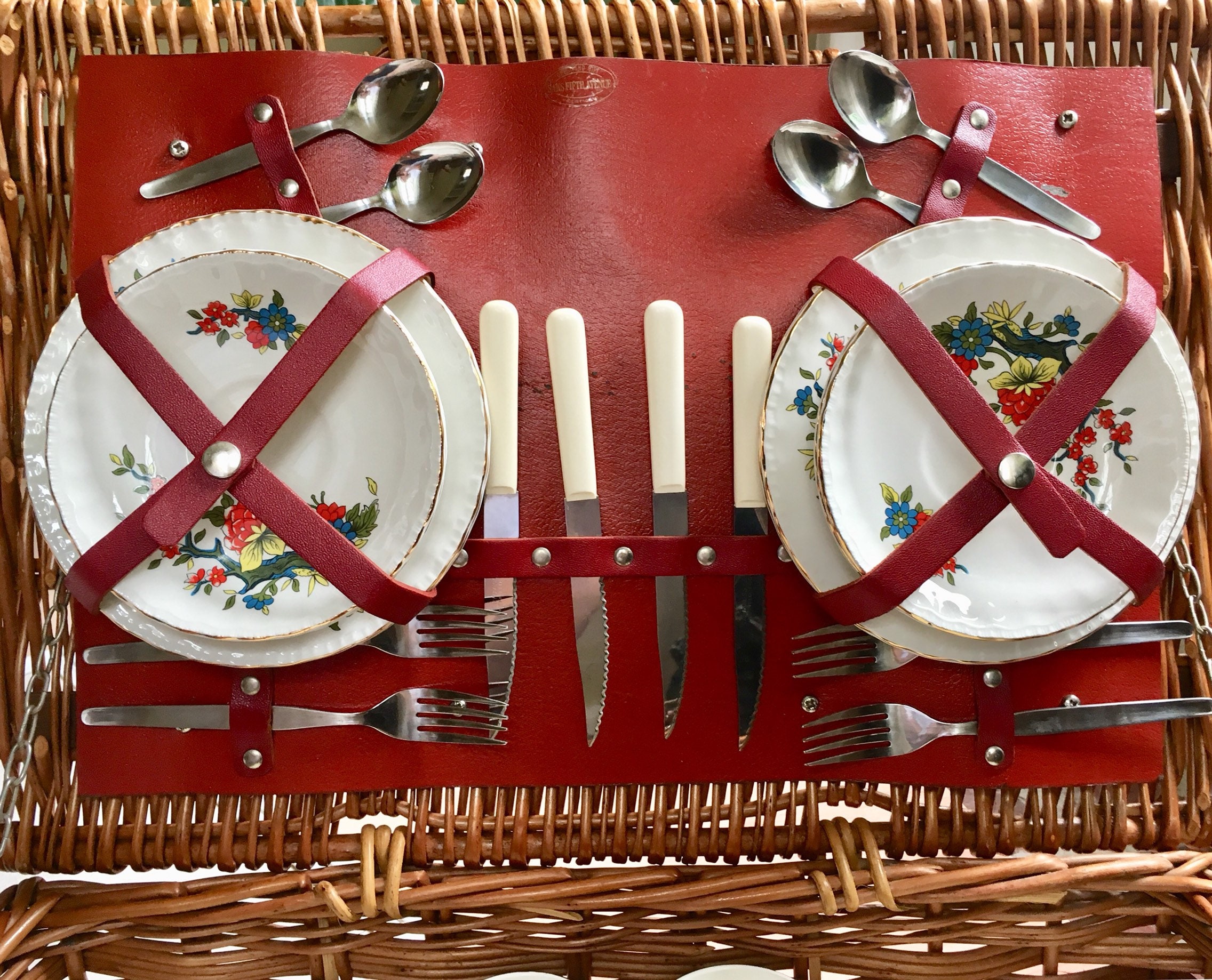 English Picnic Basket Saks Fifth Avenue by Brexton Vintage Set Setting for 4  Ironstone Floral China Made in England