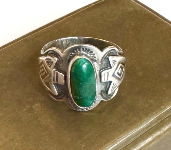 Arrowhead Turquoise Band Ring Vintage Fred Harvey Trading Post Era Native American Navajo Sterling Silver Green Turquoise Size 6.5