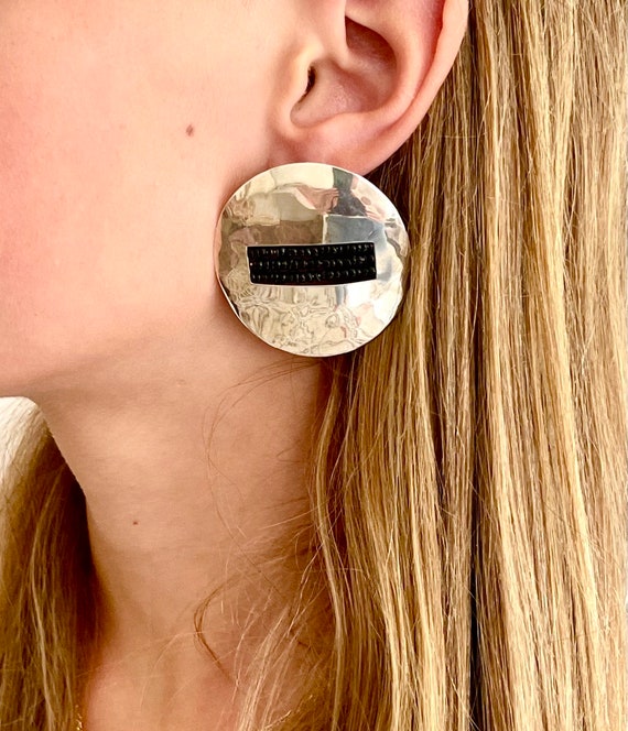 Sterling Silver Disc Earrings Signed WOODS Vintage Round Circle Hammered 925 Silver Black Seed Bead Rows Sculptural Minimalist Large