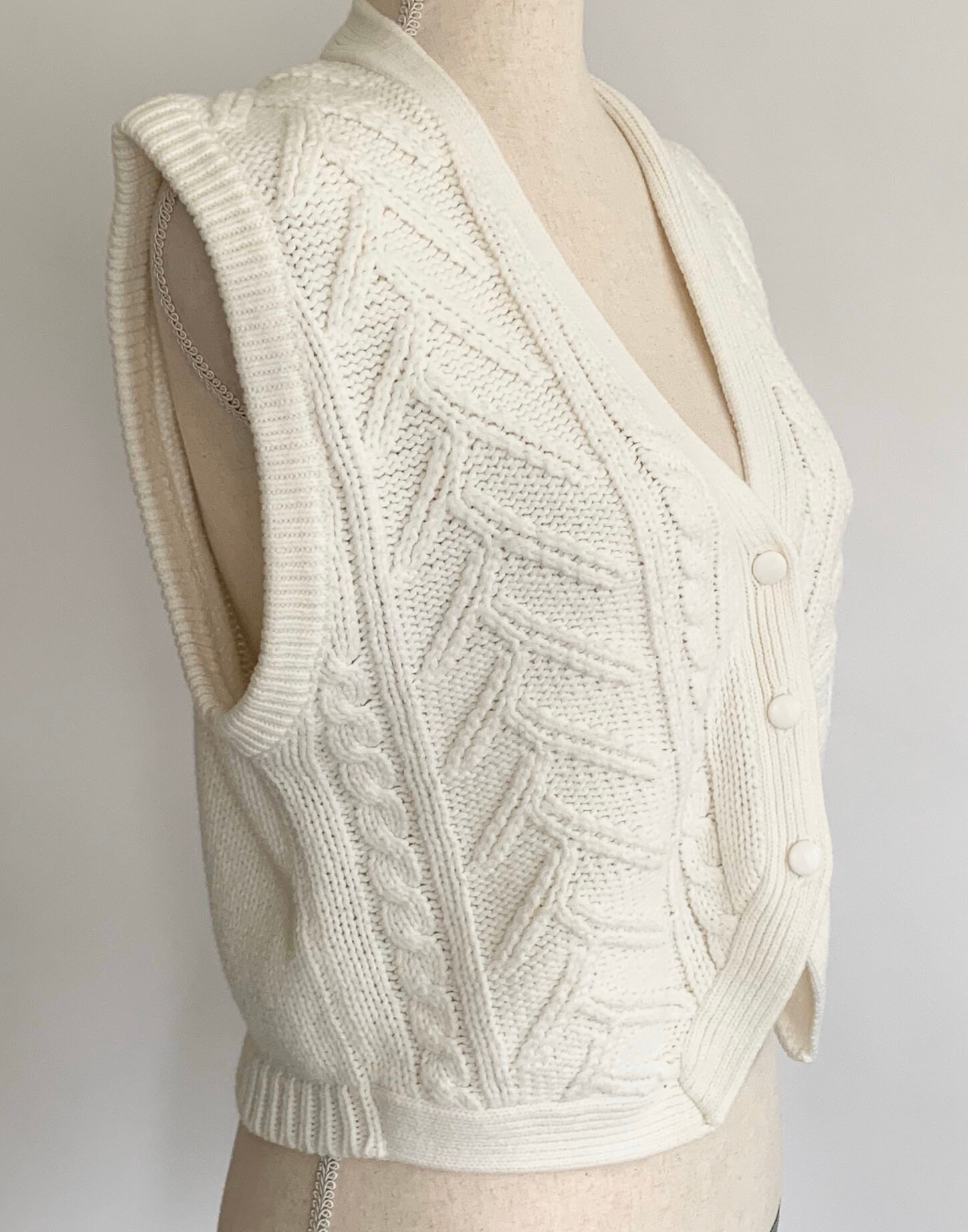 SPICE THINGS UP SWEATER VEST