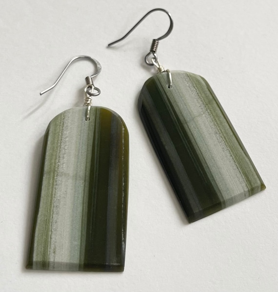 Striped Serpentine Slab Earrings Vintage Handmade Native American Santo Domingo Dangle Drop Natural Dark Green White Stone