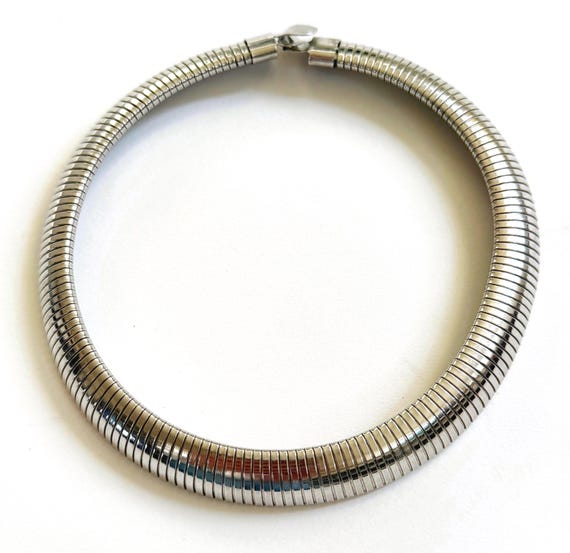 Slinky Vintage 80s Silver Choker Necklace