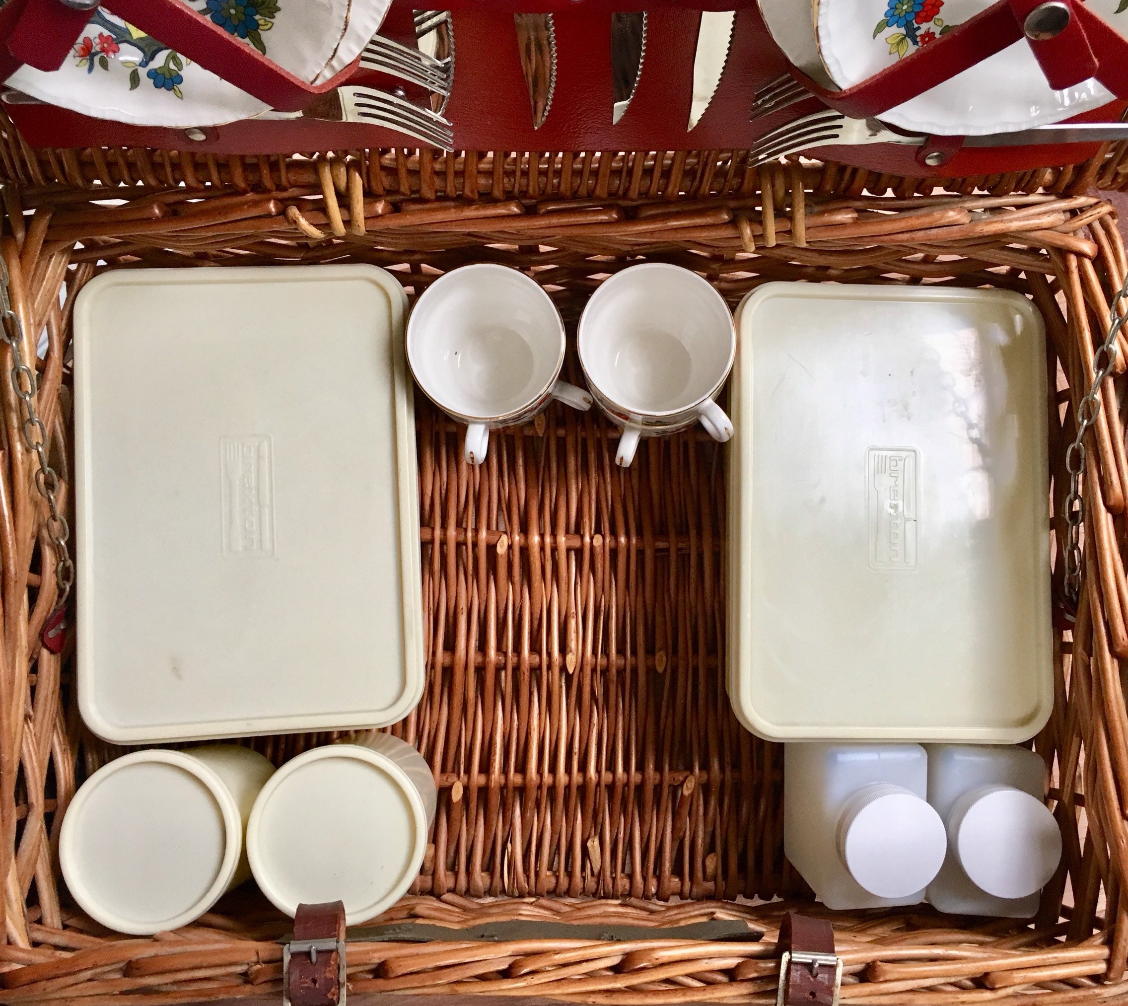 English Picnic Basket Saks Fifth Avenue by Brexton Vintage Set Setting ...