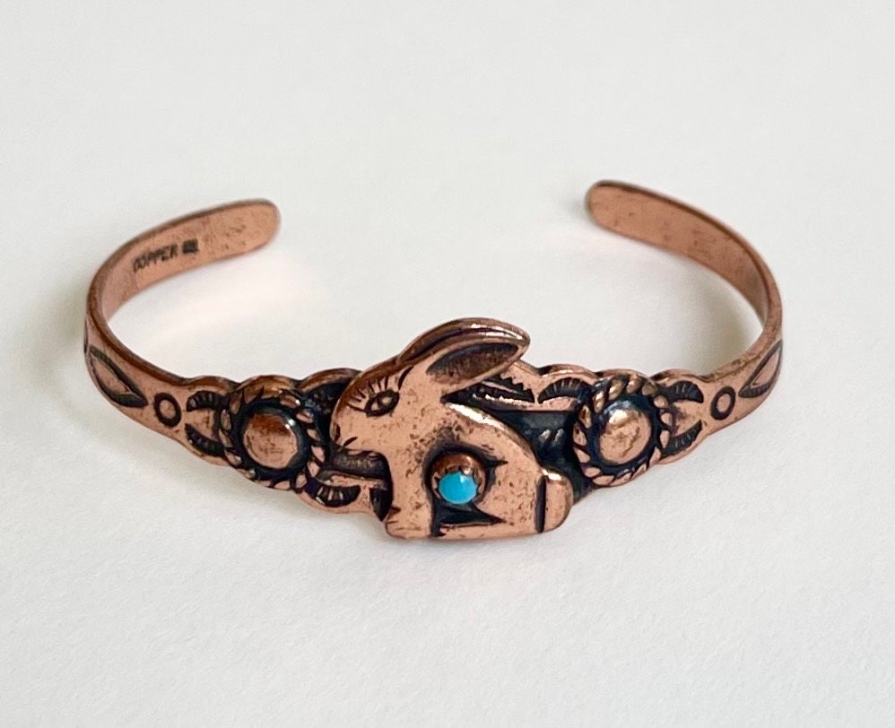 Amazon.com: Wollet Magnetic Copper Bracelets for Women Men 99.9% Pure  Copper Bracelet for Women Men Adjustable Copper Magnetic Bracelets Vintage  Adjustable Gift(Bracelet) : Clothing, Shoes & Jewelry