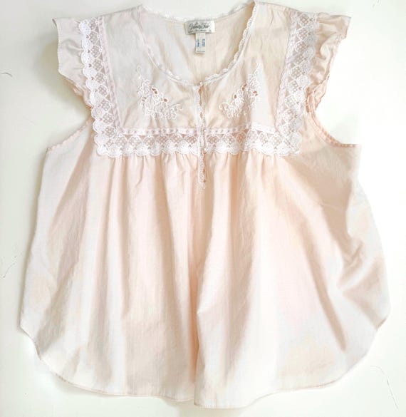 Vanity Fair Night Shirt Vintage 70s 80s Sleepwear Lingerie Loungewear Light Airy Ballet Pink Cotton Lace Floral Embroidery
