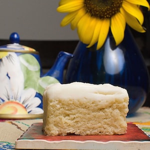 Keto Luscious Lemon Creme Cake, Sugar-Free, Low Carb, Gluten Free, Diabetic