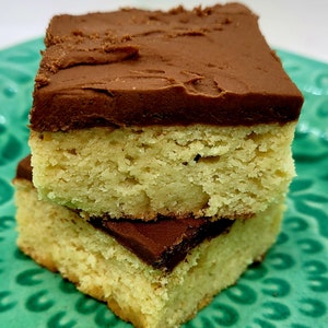 Keto Vanilla Chocolate Buttercream Cake, Sugar Free, Low Carb, Gluten Free, Diabetic