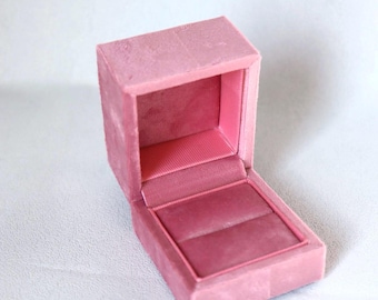 Velvet Pink Velvet Ring Box: Engagement Proposal Pink Ring Box Cute proposals ring box