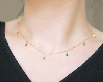 Collana delicata eternity con tsavorite verde neon, collana con granato tsavorite, regalo per lei, oro giallo massiccio 14 carati, regolabile da 38 cm a 42 cm.